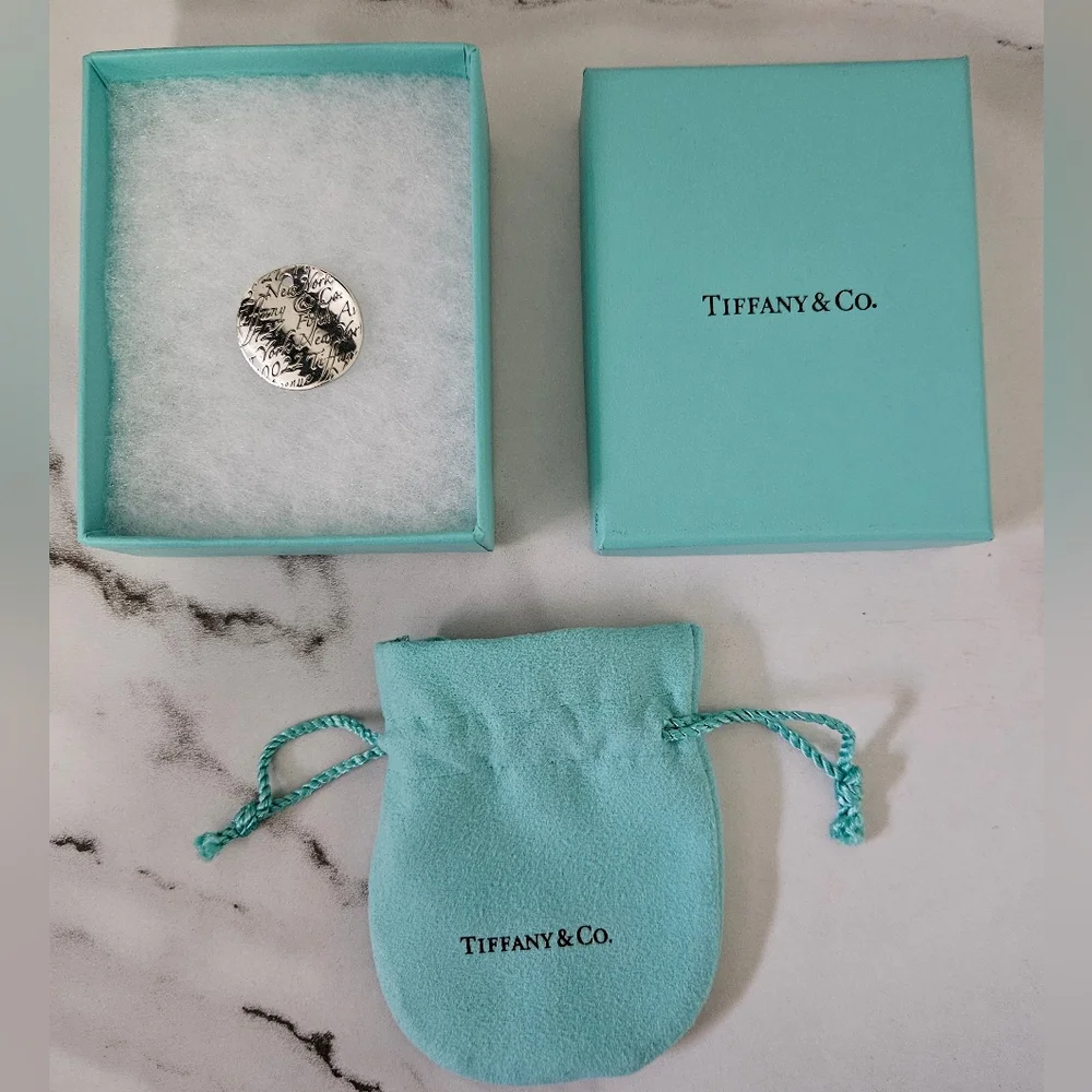 Tiffany & Co. New York 727 Fifth Ave Sterling Silver Notes Collection Pendant - Picture 2 of 4